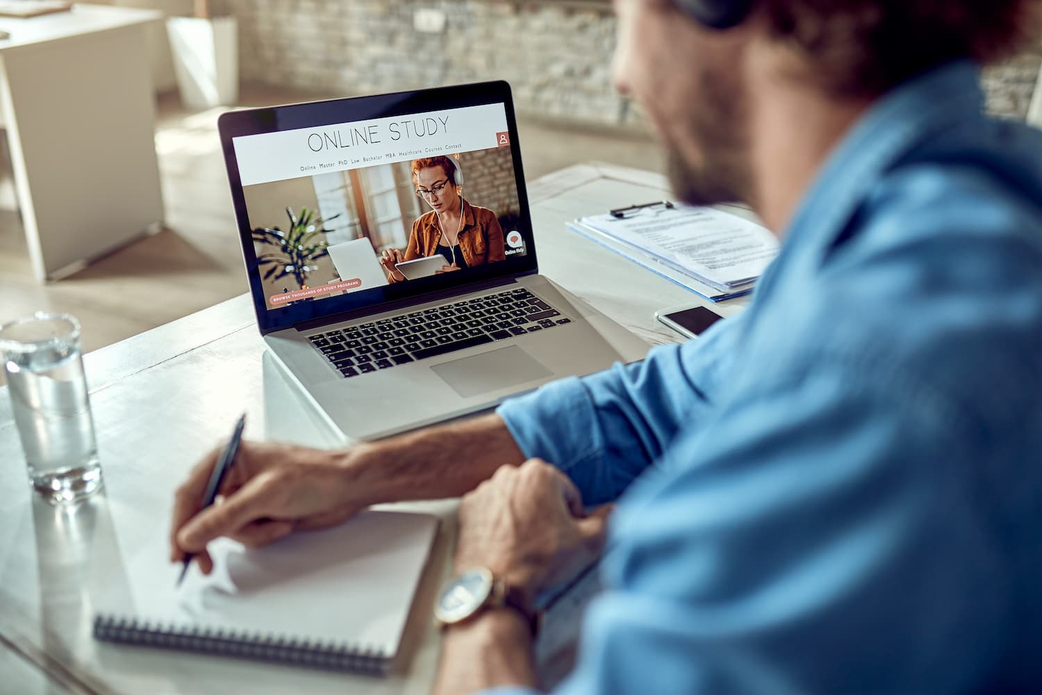 Why 90% of People Quit Online Courses — and How to Become the 10% Who Finish